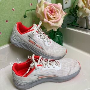 ALTA SNEAKERS SIZE 7